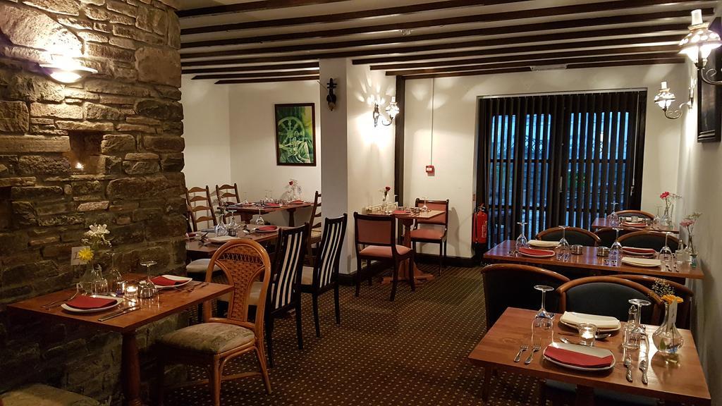 New Gurkha Inn Brecon Kültér fotó